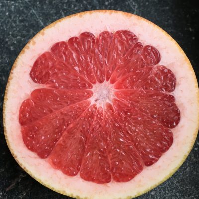 Grapefruitöl aus Schale gewonnen